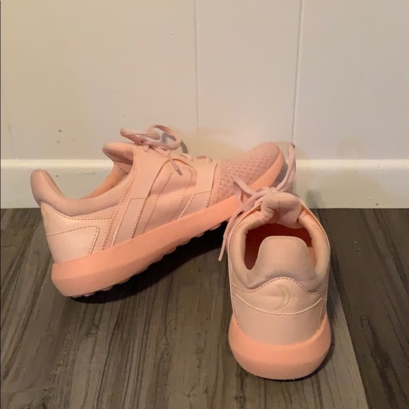 Jessica Simpson Shoes - Jessica Simpson sneakers Jessica Simpson Shoes - Jessica Simpson sneakers